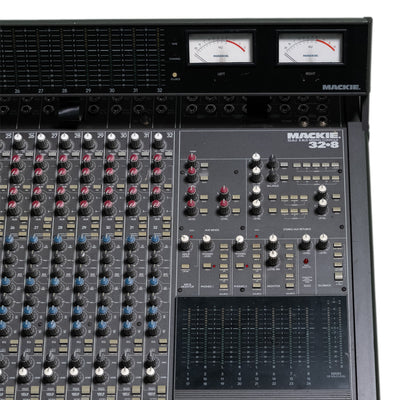 Mackie 32.8.2 8-Bus Mixing Console